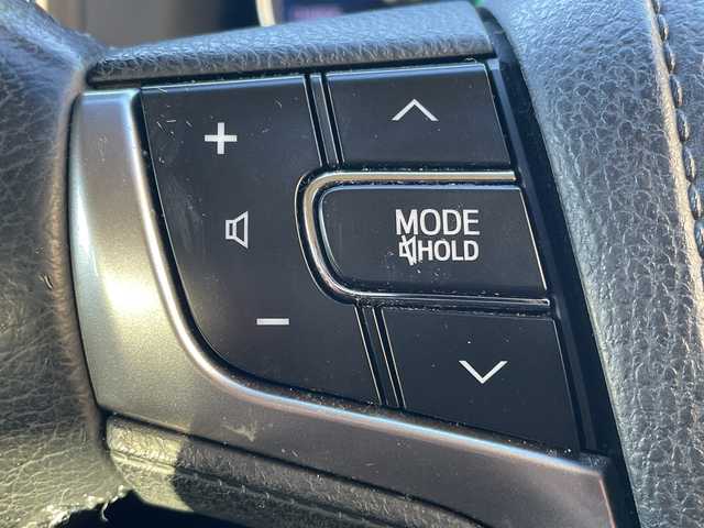 トヨタ クラウン ハイブリッド ロイヤルサルーン 茨城県 2013(平25)年 9.5万km シルバーM 純正ナビ/-BT/AM/FM/CD/TV /バックカメラ /コーナーセンサー前後/クルーズコントロール /プッシュスタート /D席N席シートヒーター  /D席N席パワーシート /純正アルミホイール /アイドリングストップ /ステアリングヒーター/オールオートパワーウィンドウ