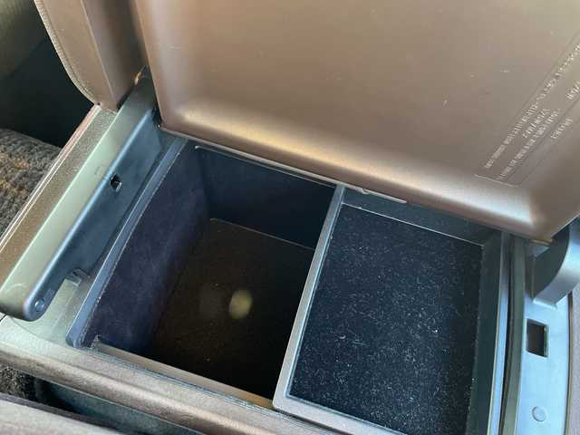 トヨタ クラウン ハイブリッド ロイヤルサルーン 茨城県 2013(平25)年 9.5万km シルバーM 純正ナビ/-BT/AM/FM/CD/TV /バックカメラ /コーナーセンサー前後/クルーズコントロール /プッシュスタート /D席N席シートヒーター  /D席N席パワーシート /純正アルミホイール /アイドリングストップ /ステアリングヒーター/オールオートパワーウィンドウ