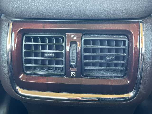 トヨタ クラウン ハイブリッド ロイヤルサルーン 茨城県 2013(平25)年 9.5万km シルバーM 純正ナビ/-BT/AM/FM/CD/TV /バックカメラ /コーナーセンサー前後/クルーズコントロール /プッシュスタート /D席N席シートヒーター  /D席N席パワーシート /純正アルミホイール /アイドリングストップ /ステアリングヒーター/オールオートパワーウィンドウ