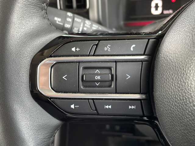 スズキ スペーシア カスタム HYBRID XS ターボ 長野県 2024(令6)年 1.1万km ピュアホワイトP ワンオーナー/４WD/純正ナビ/フルセグTV　/全方位カメラ/純正15インチアルミホイール/両側電動ドア　/ターボ過給機　/プッシュスタート　/スマートキー　/ETC　/追従クルーズコントロール　/Bluetooth　/ＵＳＢ入力端子　/ＥＴＣ　/純正フロアマット/ハーフレザーシート/シートヒーター/ステアリングヒーター/レーンキープアシスト/衝突被害軽減装置/前後ドライブレコーダー/純正アルミホイール/ＬＥＤライト/アイドリングストップ