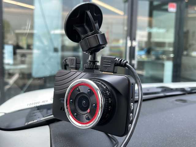 スズキ スペーシア カスタム HYBRID XS ターボ 長野県 2024(令6)年 1.1万km ピュアホワイトP ワンオーナー/４WD/純正ナビ/フルセグTV　/全方位カメラ/純正15インチアルミホイール/両側電動ドア　/ターボ過給機　/プッシュスタート　/スマートキー　/ETC　/追従クルーズコントロール　/Bluetooth　/ＵＳＢ入力端子　/ＥＴＣ　/純正フロアマット/ハーフレザーシート/シートヒーター/ステアリングヒーター/レーンキープアシスト/衝突被害軽減装置/前後ドライブレコーダー/純正アルミホイール/ＬＥＤライト/アイドリングストップ
