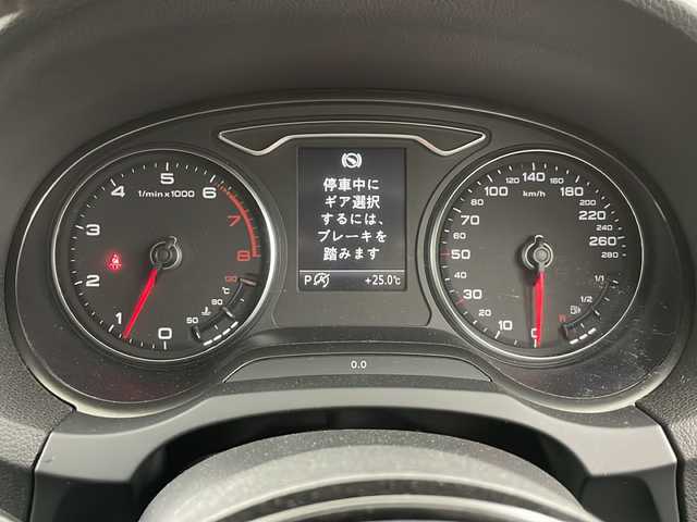 アウディ Ａ３ セダン 1．8 TFSI クワトロ 道央・札幌 2015(平27)年 3.7万km 黒 ・４WD/ターボ/・純正ナビ/・Bluetooth/フルセグ/・バックカメラ/・キセノンライト/オートライト/・ドライブレコーダー/・コーナーセンサー/・サマータイヤ純正アルミ付積込