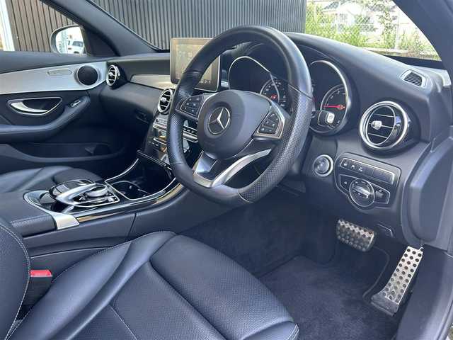 メルセデス・ベンツ Ｃ１８０ ステーションW ローレウスED 福岡県 2018(平30)年 5.3万km オブシディアンブラック パノラマサンルーフ/レーダーセーフティパッケージ/アダプティブクルーズコントロール/レーンキープアシスト/ブラインドスポットモニター/アクティブセーフティブレーキ/純正ナビ/フルセグTV/Ｂカメラ　/ＢＴ　/黒革　/シートＨ　/ＬＥＤ　/Ａライト　/Ｐバックドア　/アンビエントライト　/ステアリングＳ　/パドルＳ　/純正１８インチアルミホイール　/ＥＴＣ２．０