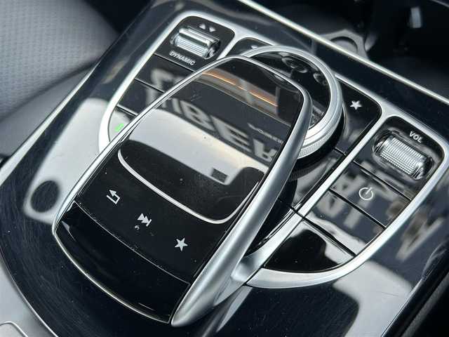 メルセデス・ベンツ Ｃ１８０ ステーションW ローレウスED 福岡県 2018(平30)年 5.3万km オブシディアンブラック パノラマサンルーフ/レーダーセーフティパッケージ/アダプティブクルーズコントロール/レーンキープアシスト/ブラインドスポットモニター/アクティブセーフティブレーキ/純正ナビ/フルセグTV/Ｂカメラ　/ＢＴ　/黒革　/シートＨ　/ＬＥＤ　/Ａライト　/Ｐバックドア　/アンビエントライト　/ステアリングＳ　/パドルＳ　/純正１８インチアルミホイール　/ＥＴＣ２．０