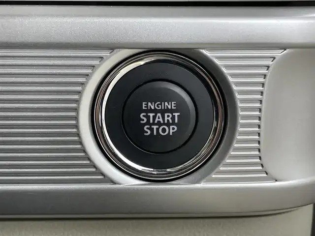 スズキ スペーシア HYBRID X 岡山県 2019(平31)年 4万km シフォンアイボリーM KENWOOD７インチナビ/【CD/DVD/BT/USB/iPod/フルセグTV】/型番：KXM-E503W/バックカメラ/ETC/両側パワースライドドア/アイドリングストップ/後席サンシェイド/チルトステアリング/横滑り防止機能/ISOFIX/リアサーキュレーター/プッシュスタート/スマートキー×２/取扱説明書/ナビ取扱説明書