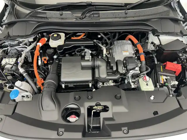 ホンダ ヴェゼル ハイブリッド e:HEV Z 滋賀県 2025(令7)年 0.1千km プラチナホワイトパール 登録済未使用車/純正９インチナビ/(Bluetooth/フルセグTV/USB)/パワーバックドア/レーダークルーズコントロール/バックカメラ/ブラインドスポットモニター/クリアランスソナー/ETC2.0/ワイヤレス充電/ステアリングヒーター/シートヒーター/純正１８インチアルミホイール/オートライト/オートハイビーム/LEDヘッドライト/スペアキー
