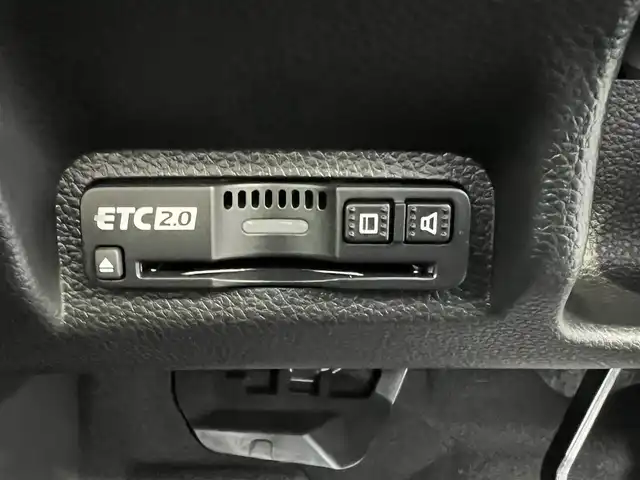 ホンダ ヴェゼル ハイブリッド e:HEV Z 滋賀県 2025(令7)年 0.1千km プラチナホワイトパール 登録済未使用車/純正９インチナビ/(Bluetooth/フルセグTV/USB)/パワーバックドア/レーダークルーズコントロール/バックカメラ/ブラインドスポットモニター/クリアランスソナー/ETC2.0/ワイヤレス充電/ステアリングヒーター/シートヒーター/純正１８インチアルミホイール/オートライト/オートハイビーム/LEDヘッドライト/スペアキー