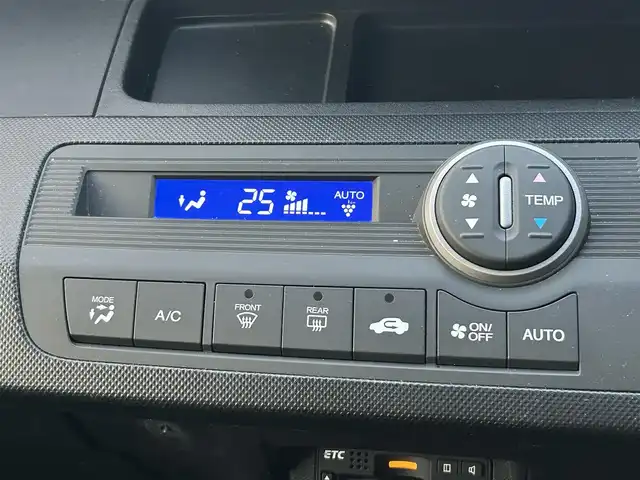 ホンダ フリード G プレミアムエディション 島根県 2015(平27)年 8.8万km プレミアムスパークルブラックパール 登録時走行距離88515km/Gathersナビ/Bluetooth/AM/FM/CD/DVD/Apple Car Play/フルセグTV/Gathersフリップダンモニター/バックカメラ/両側パワースライドドア/クルーズコントロール/横滑り防止装置/ビルトインETC/純正フロアマット/無限スポイラー/リア/ローダウン/オートライト/スマートキー(スペアキー×1)/エンジンスターター/ウィンカーミラー/ドアバイザー/禁煙車