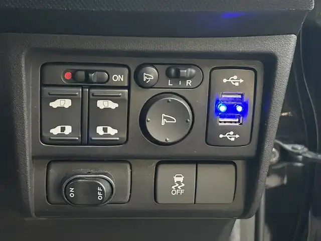 ホンダ フリード G プレミアムエディション 島根県 2015(平27)年 8.8万km プレミアムスパークルブラックパール 登録時走行距離88515km/Gathersナビ/Bluetooth/AM/FM/CD/DVD/Apple Car Play/フルセグTV/Gathersフリップダンモニター/バックカメラ/両側パワースライドドア/クルーズコントロール/横滑り防止装置/ビルトインETC/純正フロアマット/無限スポイラー/リア/ローダウン/オートライト/スマートキー(スペアキー×1)/エンジンスターター/ウィンカーミラー/ドアバイザー/禁煙車