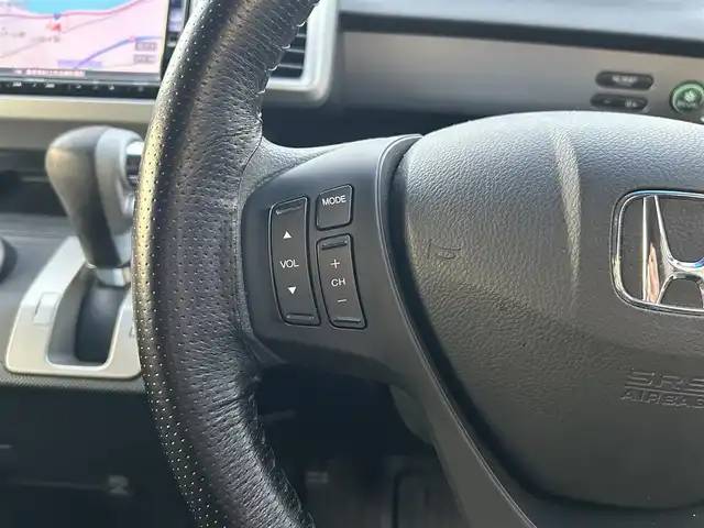 ホンダ フリード G プレミアムエディション 島根県 2015(平27)年 8.8万km プレミアムスパークルブラックパール 登録時走行距離88515km/Gathersナビ/Bluetooth/AM/FM/CD/DVD/Apple Car Play/フルセグTV/Gathersフリップダンモニター/バックカメラ/両側パワースライドドア/クルーズコントロール/横滑り防止装置/ビルトインETC/純正フロアマット/無限スポイラー/リア/ローダウン/オートライト/スマートキー(スペアキー×1)/エンジンスターター/ウィンカーミラー/ドアバイザー/禁煙車