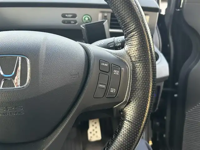 ホンダ フリード G プレミアムエディション 島根県 2015(平27)年 8.8万km プレミアムスパークルブラックパール 登録時走行距離88515km/Gathersナビ/Bluetooth/AM/FM/CD/DVD/Apple Car Play/フルセグTV/Gathersフリップダンモニター/バックカメラ/両側パワースライドドア/クルーズコントロール/横滑り防止装置/ビルトインETC/純正フロアマット/無限スポイラー/リア/ローダウン/オートライト/スマートキー(スペアキー×1)/エンジンスターター/ウィンカーミラー/ドアバイザー/禁煙車