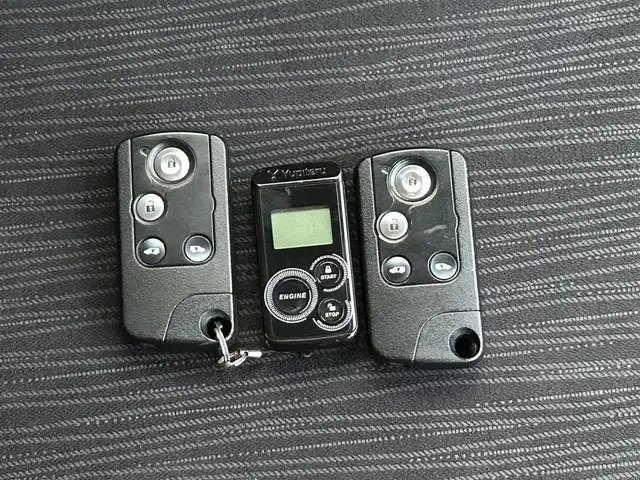 ホンダ フリード G プレミアムエディション 島根県 2015(平27)年 8.8万km プレミアムスパークルブラックパール 登録時走行距離88515km/Gathersナビ/Bluetooth/AM/FM/CD/DVD/Apple Car Play/フルセグTV/Gathersフリップダンモニター/バックカメラ/両側パワースライドドア/クルーズコントロール/横滑り防止装置/ビルトインETC/純正フロアマット/無限スポイラー/リア/ローダウン/オートライト/スマートキー(スペアキー×1)/エンジンスターター/ウィンカーミラー/ドアバイザー/禁煙車