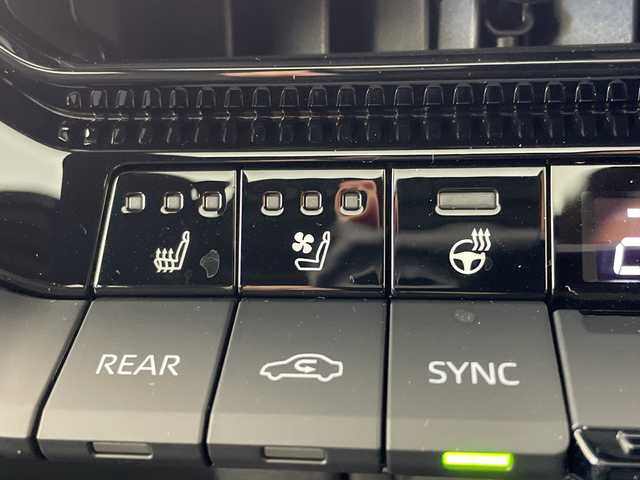 トヨタ ランドクルーザー ２５０ VX 群馬県 2025(令7)年 0.1千km プラチナホワイトパールマイカ 登録済未使用車/＝＝＝＝＝＝＝＝＝＝＝＝＝＝＝＝＝＝＝＝＝＝/電動ムーンルーフ　/純正１２．３型ナビ　/全周囲カメラ　/電子ミラー　/レザーシート　/シートヒーター／シートベンチレーション　/電動リアゲート　/衝突被害軽減ブレーキ　/レーンアシスト　/禁煙車