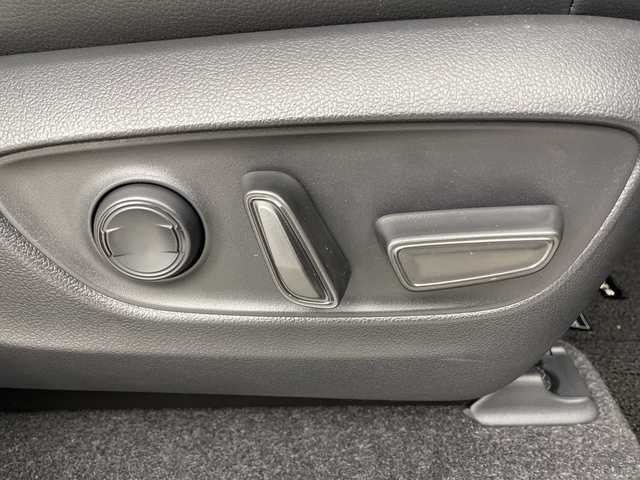 トヨタ ランドクルーザー ２５０ VX 群馬県 2025(令7)年 0.1千km プラチナホワイトパールマイカ 登録済未使用車/＝＝＝＝＝＝＝＝＝＝＝＝＝＝＝＝＝＝＝＝＝＝/電動ムーンルーフ　/純正１２．３型ナビ　/全周囲カメラ　/電子ミラー　/レザーシート　/シートヒーター／シートベンチレーション　/電動リアゲート　/衝突被害軽減ブレーキ　/レーンアシスト　/禁煙車