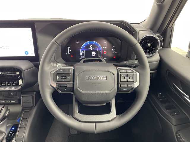 トヨタ ランドクルーザー ２５０ VX 群馬県 2025(令7)年 0.1千km プラチナホワイトパールマイカ 登録済未使用車/＝＝＝＝＝＝＝＝＝＝＝＝＝＝＝＝＝＝＝＝＝＝/電動ムーンルーフ　/純正１２．３型ナビ　/全周囲カメラ　/電子ミラー　/レザーシート　/シートヒーター／シートベンチレーション　/電動リアゲート　/衝突被害軽減ブレーキ　/レーンアシスト　/禁煙車