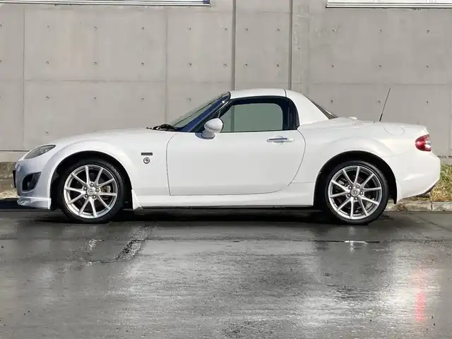 マツダ ロードスター 20周年記念車 静岡県 2009(平21)年 5.6万km クリスタルホワイトパールマイカ 社外メモリーナビ(AVIC-RZ300)/　AM FM CD DVD USB/フルセグTV/ETC/革巻きステアリング/ステアリングスイッチ/HIDオートヘッドランプ/純正17インチアルミホイール/スマートキー2本/フロントフォグランプ/パドルシフト/特別仕様車/RECARO社製特別仕様バケットハーフレザーシート/シートヒーター(全席)