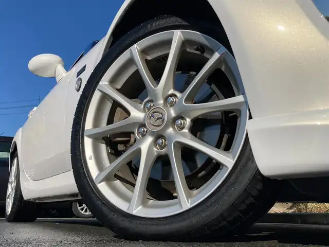 マツダ ロードスター 20周年記念車 静岡県 2009(平21)年 5.6万km クリスタルホワイトパールマイカ 社外メモリーナビ(AVIC-RZ300)/　AM FM CD DVD USB/フルセグTV/ETC/革巻きステアリング/ステアリングスイッチ/HIDオートヘッドランプ/純正17インチアルミホイール/スマートキー2本/フロントフォグランプ/パドルシフト/特別仕様車/RECARO社製特別仕様バケットハーフレザーシート/シートヒーター(全席)