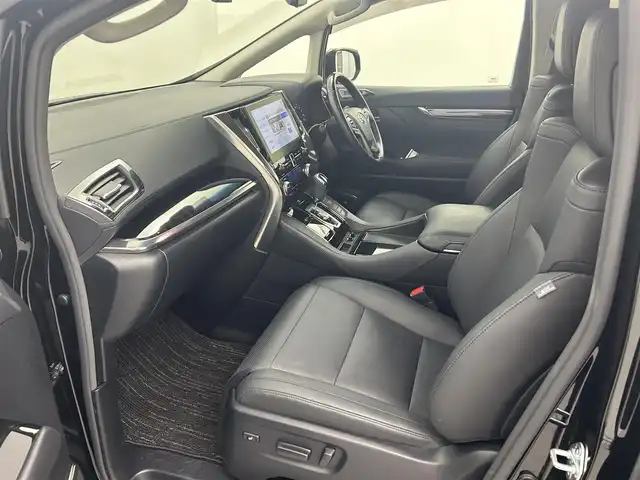 トヨタ アルファード S Cパッケージ 熊本県 2020(令2)年 4.3万km ブラック JBLプレミアムサウンド/モデリスタエアロフル/サンルーフ/純正ナビ（ＣＤ・ＤＶＤ・フルセグ・ＢＴ・ＡｐｐｌＣａｒＰｌａｙ・ＡｎｄｒｏｉｄＡｕｔｏ・ＵＳＢ）/全周囲カメラ　/ビルトインETC2.0/社外前後ドライブレコーダー　/純正後席フリップダウンモニター/レーダークルーズコントロール/プリクラッシュセーフティ/レーンキープアシスト/駐車時支援パーキングサポートシステム/リアクロストラフィックアラート/ロードサインアシスト/ブラインドスポットモニター/両側パワースライドドア　/前後クリアランスソナー/前席シートヒーター/前席エアーシート/助手席・2列目オットマン/横滑り防止/前後クリアランスソナー/デジタルインナーミラー/パワーバックドア/純正フロアマット/純正１８インチAW/オートライト/オートマチックハイビーム/LEDヘッドライト/フォグライト/スマートキー/プッシュスタート/スペアキー1本/保証書/取扱説明書