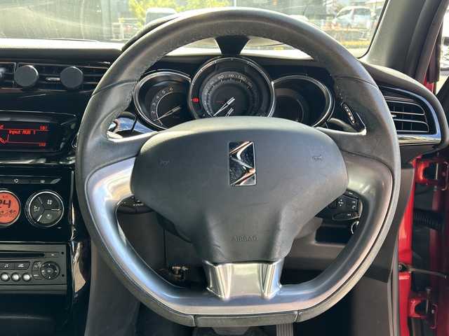 シトロエン ＤＳ３ シック レザーエディション 高知県 2014(平26)年 4.8万km 赤 AUX/AM/FM/クルコン/ETC/革シート