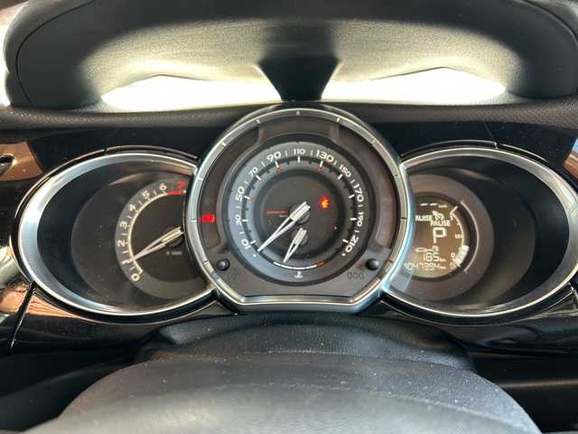 シトロエン ＤＳ３ シック レザーエディション 高知県 2014(平26)年 4.8万km 赤 AUX/AM/FM/クルコン/ETC/革シート