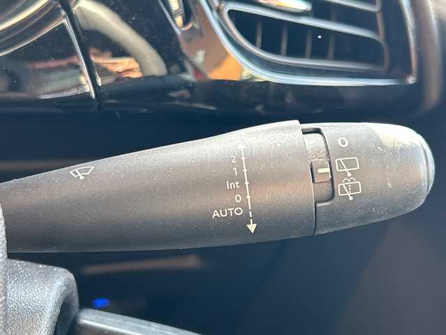 シトロエン ＤＳ３ シック レザーエディション 高知県 2014(平26)年 4.8万km 赤 AUX/AM/FM/クルコン/ETC/革シート