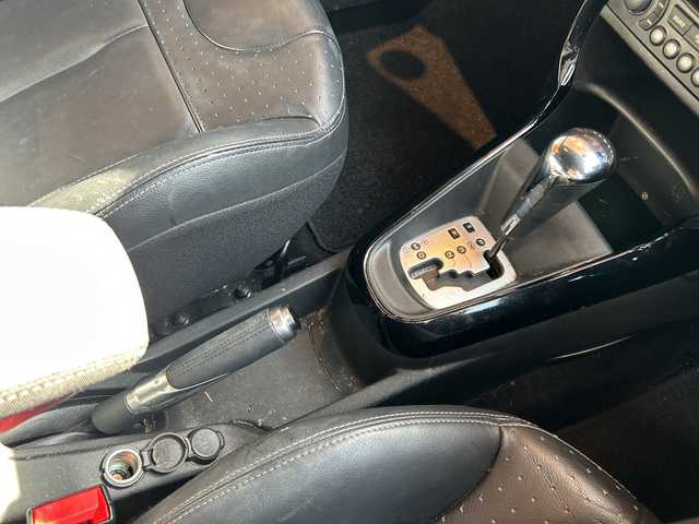 シトロエン ＤＳ３ シック レザーエディション 高知県 2014(平26)年 4.8万km 赤 AUX/AM/FM/クルコン/ETC/革シート