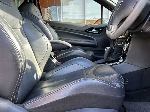 シトロエン ＤＳ３ シック レザーエディション 高知県 2014(平26)年 4.8万km 赤 AUX/AM/FM/クルコン/ETC/革シート