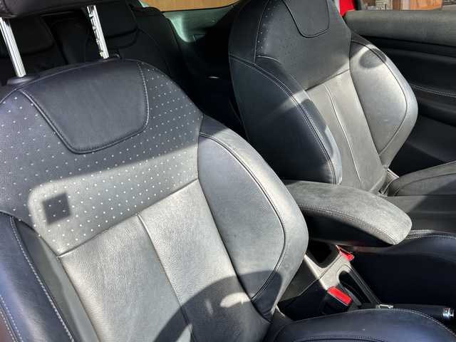 シトロエン ＤＳ３ シック レザーエディション 高知県 2014(平26)年 4.8万km 赤 AUX/AM/FM/クルコン/ETC/革シート