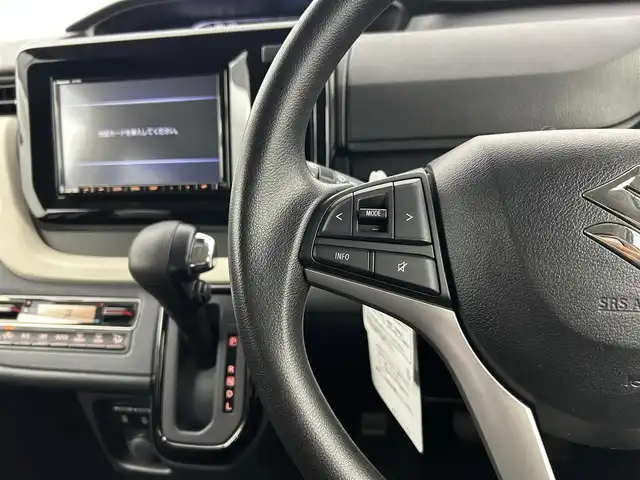 スズキ ソリオ HV MX 千葉県 2021(令3)年 0.9万km ピュアホワイトP 禁煙車/社外ナビ/・CN-RZ865/・CD/DVD/BT/フルセグ/左側パワースライドドア/デュアルカメラブレーキサポート/コーナーセンサー/前席シートヒーター/レーダークルーズコントロール/車線逸脱警報/ETC/純正15インチアルミホイール/スマートキー/スペアキー/横滑り防止装置/サイド＆カーテンエアバッグ