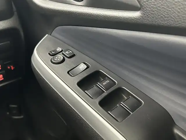 スズキ ソリオ HV MX 千葉県 2021(令3)年 0.9万km ピュアホワイトP 禁煙車/社外ナビ/・CN-RZ865/・CD/DVD/BT/フルセグ/左側パワースライドドア/デュアルカメラブレーキサポート/コーナーセンサー/前席シートヒーター/レーダークルーズコントロール/車線逸脱警報/ETC/純正15インチアルミホイール/スマートキー/スペアキー/横滑り防止装置/サイド＆カーテンエアバッグ