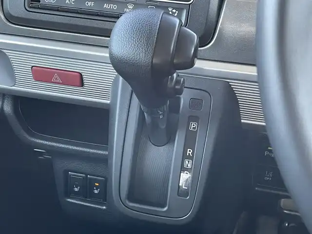 スズキ スペーシア ギア 滋賀県 2020(令2)年 2.2万km スチールシルバーM 社外9インチナビ/(CD/DVD/USB/フルセグ)/バックカメラ/両側パワースライドドア/ルーフレール/ETC/コーナーセンサー/シートヒーター/LEDヘッドライト/オートライト/オートハイビーム/スペアキー