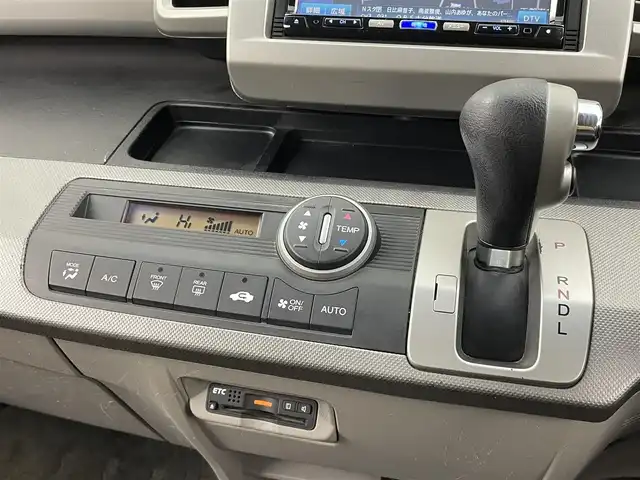 ホンダ フリード ハイブリット ジャストセレクション 大分県 2013(平25)年 8万km プレミアムブルーオパールメタリック 社外メモリーナビ/（フルセグ/CD/DVD/Bluetooth）/バックカメラ/両側パワースライドドア/HIDヘッドライト/クルーズコントロール/前後ドライブレコーダー/ステアリングスイッチ/オートエアコン/ビルトインETC/電動格納ミラー/保証書・取扱説明書/スマートキー