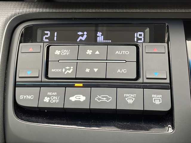 ホンダ ステップワゴン スパーダ ハイブリッド B ホンダセンシング 千葉県 2018(平30)年 6.4万km プラチナホワイトパール 純正Gathersナビ/・FM/AM CD SD USB BT フルセグTV/ホンダセンシング/アダプティブクルーズコントロール/衝突軽減ブレーキ/車線維持機能/両側パワースライドドア/LEDヘッドライト/独立温度調整オートエアコン/バックカメラ/オートマチックハイビーム/プッシュスタート/スマートキー/ETC/EV走行モード/ダッシュボード収納/電動格納ミラー/ドアバイザー/ドライブレコーダー/わくわくゲート/禁煙車