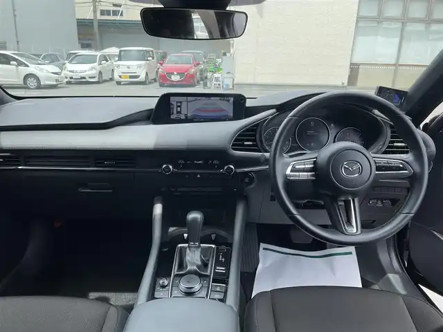 マツダ マツダ３ファストバック 15S ツーリング 大阪府 2019(令1)年 1.6万km ディープクリスタルブルーマイカ ワンオーナー/8.8インチ純正SDナビ/（フルセグ/BT/CD/DVD）/全方位カメラ/プリクラッシュセーフティー/BSM/横滑り防止システム/ヘッドアップディスプレイ/レーダーモニター/クルーズコントロール/（追従有）/前後コーナーセンサー/社外ホイール/（VALENTINA）/ETC/保証書/取扱説明書/スペアキー　有
