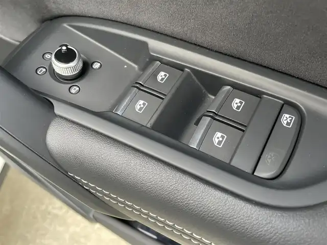 アウディ アウディ Ｑ５ 40TDIクワトロ Sライン 東京都 2022(令4)年 2.5万km 白 S lineプラスパッケージ/純正20インチAW/バーチャルコックピット/ハーフレザーシート/サラウンドビューカメラ/ETC/パークアシスト/サイドアシスト/レーンアシスト/スマートキー
