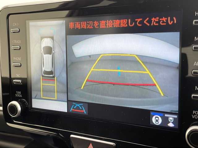 トヨタ ヤリス ハイブリッド 千葉県 2022(令4)年 2.8万km ホワイトパールクリスタルシャイン 衝突軽減ブレーキ/レーンキープアシスト/レーダークルーズコントロール/オートマチックハイビーム/全方位カメラ/純正メモリナビ/（フルセグ/Bluetooth/USB/FM/AM）/ビルトインETC/ドライブレコーダー（前のみ）/アイドリングストップ/シートヒーター（運転席＋助手席）/LEDヘッドライト/電動格納ミラー/ブラインドスポットモニター/社外フロアマット/W＋サイド＋カーテンエアバッグ