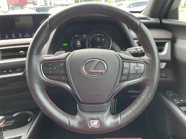 レクサス ＵＸ 250h Fスポーツ 鹿児島県 2019(令1)年 3万km テレーンカーキマイカM 純正ナビ/（フルセグTV/Bluetooth/CD/DVD）/全方位カメラ/レーダークルーズコントロール/LEDヘッドライト/シートヒーター/エアシート/純正18インチアルミホイール/オートエアコン/スマートキー/ETC2.0
