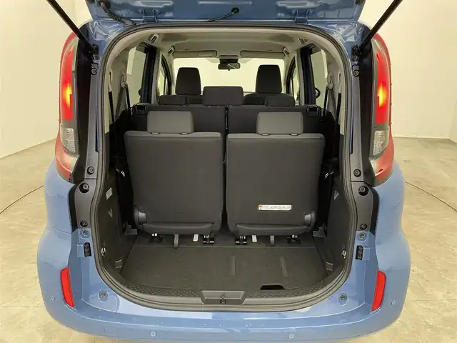 トヨタ シエンタ ハイブリッド G 埼玉県 2025(令7)年 0.1千km グレイッシュブルー 登録済未使用車/純正10.5インチディスプレイオーディオ/ フルセグTV Bluetooth Miracast/パノラミックビューモニター/プリクラッシュセーフティ/レーンディパーチャーアラート/レーダークルーズコントロール/ブラインドスポットモニター/クリアランスソナー /両側パワースライドドア/LEDオートライト/ビルトインETC2.0