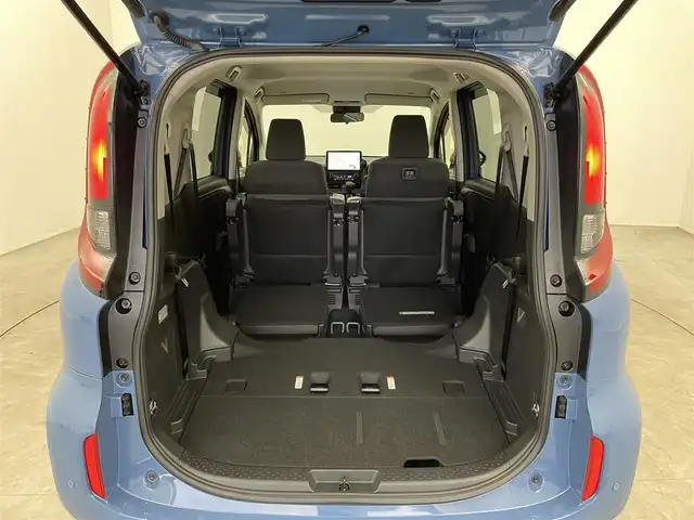 トヨタ シエンタ ハイブリッド G 埼玉県 2025(令7)年 0.1千km グレイッシュブルー 登録済未使用車/純正10.5インチディスプレイオーディオ/ フルセグTV Bluetooth Miracast/パノラミックビューモニター/プリクラッシュセーフティ/レーンディパーチャーアラート/レーダークルーズコントロール/ブラインドスポットモニター/クリアランスソナー /両側パワースライドドア/LEDオートライト/ビルトインETC2.0