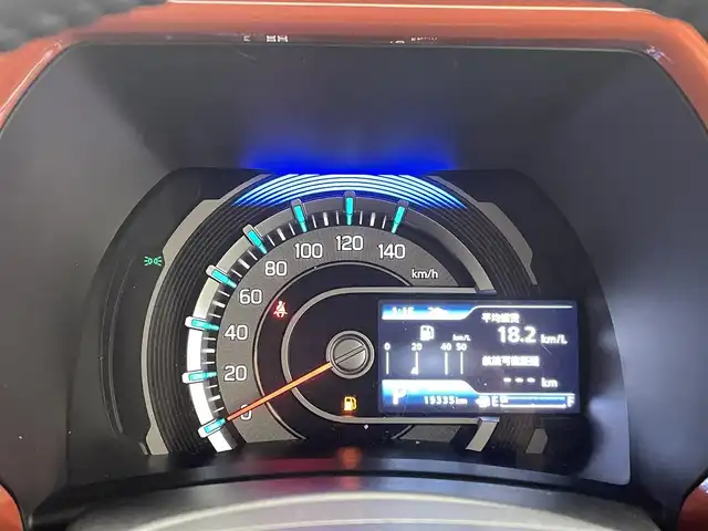 スズキ ハスラー HYBRID X 熊本県 2023(令5)年 2万km バーミリオンオレンジ/ガンメタリック2トーン 禁煙車　/純正OPタフスタイルデカールセット/純正OPインパネガーニッシュセット/純正OPドアトリムガーニッシュ/社外ナビ（ＣＤ・ＤＶＤ・フルセグ・ＢＴ・ＳＤ・ＵＳＢ）/バックカメラ　/純正前後ドライブレコーダー　/ビルトインＥＴＣ　/後ろのみクリアランスソナー　/前席シートヒーター　/スズキセーフティサポート/・デュアルセンサーブレーキサポート/・誤発進制御機能/・後退時ブレーキサポート/・後側誤発進抑制/・車線逸脱抑制機能/・車線逸脱警報機能/・ふらつき警報機能/・先行車発進お知らせ機能/・標識認識システム/・レーダークルーズコントロール　/横滑り防止/アイドリングストップ/純正フロアマット/純正１５インチAW/オートライト/LEDヘッドライト/フォグランプ/スマートキー/プッシュスタート/取扱説明書