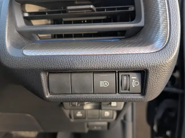 トヨタ プリウス G 福井県 2024(令6)年 2.9万km アティチュードブラックマイカ 純正メモリナビ/AM/FM/フルセグ/BT/USB/Miracast/バックカメラ/全車速追従機能付クルーズコントロール/コーナーセンサー/BSM/衝突被害軽減システム/パーキングアシスト/レーンキープアシスト/横滑り防止装置/盗難防止装置/ビルトインETC2.0/シートヒーター/１００V充電/SOSボタン/純正フロアマット/LEDヘッドライト/オートホールド/純正19インチAW/スマートキー