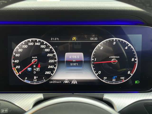 メルセデス・ベンツ Ｅ２２０ｄ 4マチック オールテレイン 佐賀県 2020(令2)年 5.2万km パール エクスクルーシブパッケージ/レーダーセーフティパッケージ/ブルメスターサウンド/エアバランスパッケージ/純正19インチAW/メーカーナビ/フルセグ/Bluetooth/USB/SD/全方位カメラ/ETC2.0/ドラレコ/パワーバックドア/黒革/前後シートヒーター/メモリ付パワーシート/BSA/LCA/ACC/HUD/パーキングアシスト/アテンションアシスト/ブレーキアシスト/アイドリングストップ/革巻きステアリング/ステアリングスイッチ/パドルシフト/アンビエントライト/オートリトラミラー/LEDオートライト/純正マット/保証書/取説スペアキー