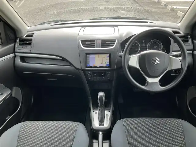 スズキ スイフト XG 滋賀県 2016(平28)年 7.2万km ピュアホワイトP イクリプスメモリナビ/　フルセグテレビ　DVD再生機能/　Bluetooth対応/プッシュスタート/コムテックドライブレコーダー/ETC/保証書/取扱説明書/スペアキーあり