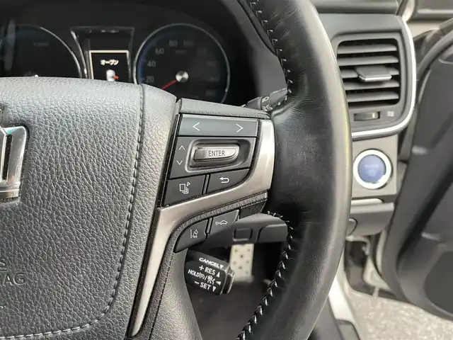 トヨタ クラウン ハイブリッド アスリートSJ-フロンティアLTD 茨城県 2018(平30)年 8.9万km プレシャスシルバー 純正ナビ(AM/FM/BT/フルセグ/USB)/レーダークルーズコントロール/プリクラッシュセーフティ/前後ドライブレコーダー(TZ-DR212/車線逸脱警報機能/レーンディパーチャーアラート/クリアランスソナー/横滑り防止機能/走行モード変更機能/シートヒーター/ステアリングヒーター/オートライト/オートハイビーム/リアサンシェード/LEDヘッドライト/ビルトインETC/純正フロアマット/アルミペダル/コーナーセンサー/バニティランプ/電動格納ミラー