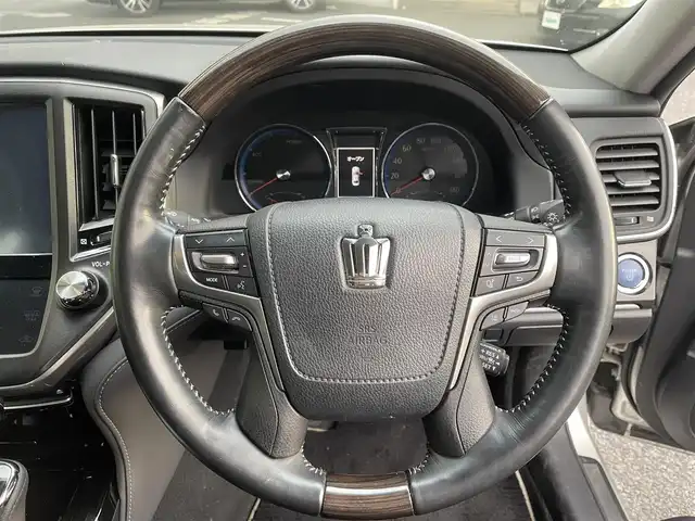 トヨタ クラウン ハイブリッド アスリートSJ-フロンティアLTD 茨城県 2018(平30)年 8.9万km プレシャスシルバー 純正ナビ(AM/FM/BT/フルセグ/USB)/レーダークルーズコントロール/プリクラッシュセーフティ/前後ドライブレコーダー(TZ-DR212/車線逸脱警報機能/レーンディパーチャーアラート/クリアランスソナー/横滑り防止機能/走行モード変更機能/シートヒーター/ステアリングヒーター/オートライト/オートハイビーム/リアサンシェード/LEDヘッドライト/ビルトインETC/純正フロアマット/アルミペダル/コーナーセンサー/バニティランプ/電動格納ミラー