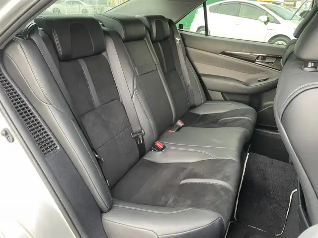 トヨタ クラウン ハイブリッド アスリートSJ-フロンティアLTD 茨城県 2018(平30)年 8.9万km プレシャスシルバー 純正ナビ(AM/FM/BT/フルセグ/USB)/レーダークルーズコントロール/プリクラッシュセーフティ/前後ドライブレコーダー(TZ-DR212/車線逸脱警報機能/レーンディパーチャーアラート/クリアランスソナー/横滑り防止機能/走行モード変更機能/シートヒーター/ステアリングヒーター/オートライト/オートハイビーム/リアサンシェード/LEDヘッドライト/ビルトインETC/純正フロアマット/アルミペダル/コーナーセンサー/バニティランプ/電動格納ミラー