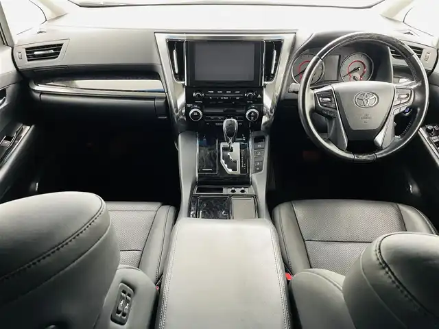 トヨタ アルファード S Cパッケージ 福島県 2020(令2)年 6万km ホワイトパールクリスタルシャイン トヨタセーフティーセンス/・衝突軽減ブレーキ/・レーンディパーチャーアラート/・レーダークルーズコントロール/・道路標識認識/・発進遅れ告知機能/純正12.1型フリップダウンモニター（V12T-R68C）/純正メモリナビ/・フルセグTV（TVキャンセルあり）/・CD/DVDデッキ（グローブBOX）/・バックカメラ/・ビルトインETC/・AM.FM/・Bluetooth/・Miracast/・USB/・ステアリングスイッチ/両側パワースライドドア/パワーバックドア/LEDヘッドライト/・フォグランプ/・オートライト/・オートマチックハイビーム/レザーシート/・パワーシート（前席＋セカンドシート）/・シートヒーター（D＋N）/・エアシート（D＋N）/・シートメモリー/・電動オットマン/純正ホイール/純正フロアマット/ドアバイザー/前後ドライブレコーダー（DC-DR652）/WAAC/スマートキー/プッシュスタート