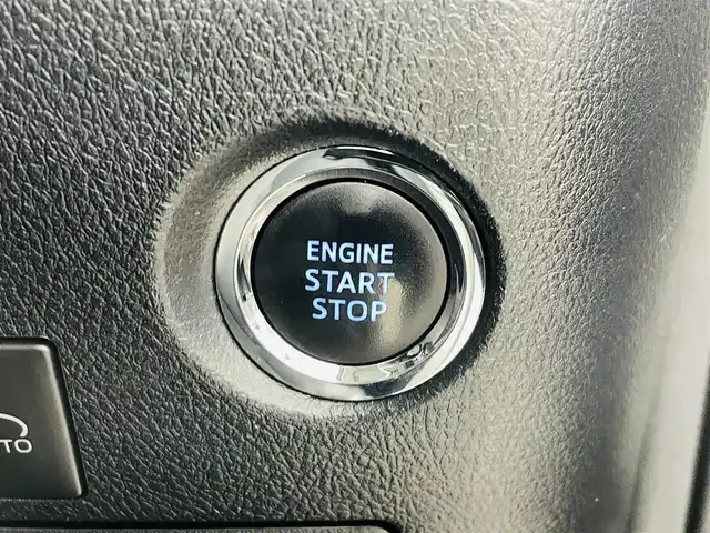 トヨタ アルファード S Cパッケージ 福島県 2020(令2)年 6万km ホワイトパールクリスタルシャイン トヨタセーフティーセンス/・衝突軽減ブレーキ/・レーンディパーチャーアラート/・レーダークルーズコントロール/・道路標識認識/・発進遅れ告知機能/純正12.1型フリップダウンモニター（V12T-R68C）/純正メモリナビ/・フルセグTV（TVキャンセルあり）/・CD/DVDデッキ（グローブBOX）/・バックカメラ/・ビルトインETC/・AM.FM/・Bluetooth/・Miracast/・USB/・ステアリングスイッチ/両側パワースライドドア/パワーバックドア/LEDヘッドライト/・フォグランプ/・オートライト/・オートマチックハイビーム/レザーシート/・パワーシート（前席＋セカンドシート）/・シートヒーター（D＋N）/・エアシート（D＋N）/・シートメモリー/・電動オットマン/純正ホイール/純正フロアマット/ドアバイザー/前後ドライブレコーダー（DC-DR652）/WAAC/スマートキー/プッシュスタート