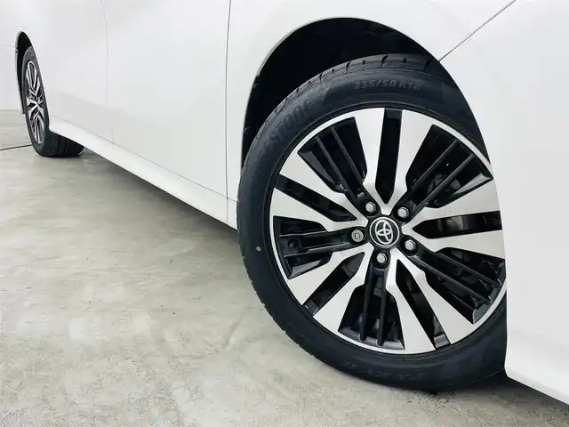 トヨタ アルファード S Cパッケージ 福島県 2020(令2)年 6万km ホワイトパールクリスタルシャイン トヨタセーフティーセンス/・衝突軽減ブレーキ/・レーンディパーチャーアラート/・レーダークルーズコントロール/・道路標識認識/・発進遅れ告知機能/純正12.1型フリップダウンモニター（V12T-R68C）/純正メモリナビ/・フルセグTV（TVキャンセルあり）/・CD/DVDデッキ（グローブBOX）/・バックカメラ/・ビルトインETC/・AM.FM/・Bluetooth/・Miracast/・USB/・ステアリングスイッチ/両側パワースライドドア/パワーバックドア/LEDヘッドライト/・フォグランプ/・オートライト/・オートマチックハイビーム/レザーシート/・パワーシート（前席＋セカンドシート）/・シートヒーター（D＋N）/・エアシート（D＋N）/・シートメモリー/・電動オットマン/純正ホイール/純正フロアマット/ドアバイザー/前後ドライブレコーダー（DC-DR652）/WAAC/スマートキー/プッシュスタート