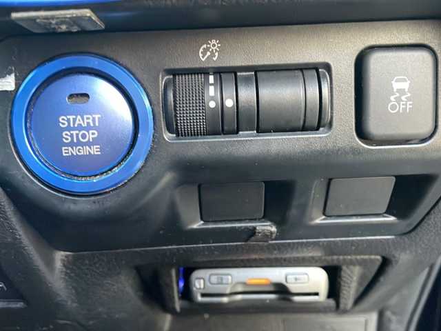 スバル レヴォーグ 1．6GTアイサイト スマートED 京都府 2017(平29)年 6.6万km 黒 カロッツェリアナビ　Ｂｌｕｅｔｏｏｔｈオーディオ　ＤＶＤ再生　フルセグ　ＵＳＢ接続　バックカメラ　サイドカメラ　レーダークルーズ　ビルトインＥＴＣ　ＬＥＤライト　運転席パワーシート　純正１７インチＡＷ